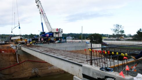 Ipswich Motorway - Deck unit installation